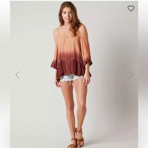 Gimmicks by BKE Cold Shoulder Ombre Top size Small NEW WITH TAGS